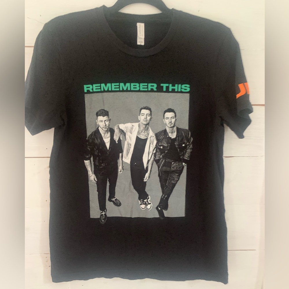 Jonas Brothers concert t-shirt, Size Small